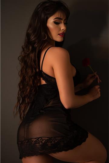 CAMISOLA SEM BOJO E SEM ARO, DE TULE, COM DETALHES EM RENDA